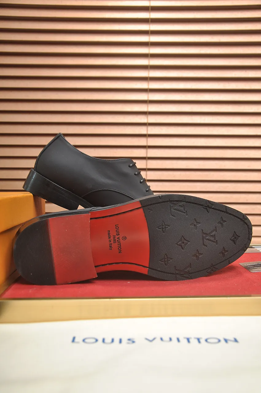 Men's men's shoes 💰500💶 [LV] (original single cowhide lining) 🍀LV's latest genuine leather business suit shoes are launched simultaneously on the official website. The first-layer cowhide imported from Italy is made of heavy gold, 💥official website 1:1 rubber outsole. Versatile to wear, high-end without losing class, and the color combination is extraordinary. This four-season style is alluring when worn on your feet, showing off your big-name flair. Standard code 38-45 (45 customized)